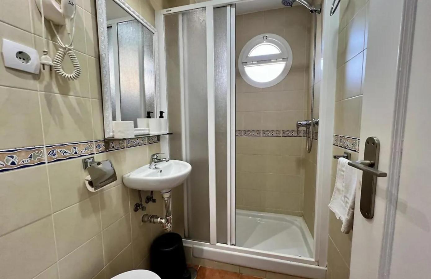 El Rincon De La Carihuela Apartman Torremolinos Kültér fotó